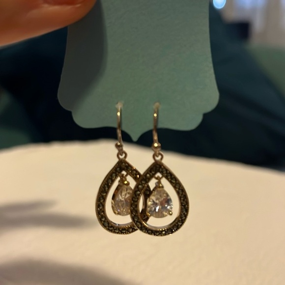 Jewelry - Dangling earrings, costume jewelry